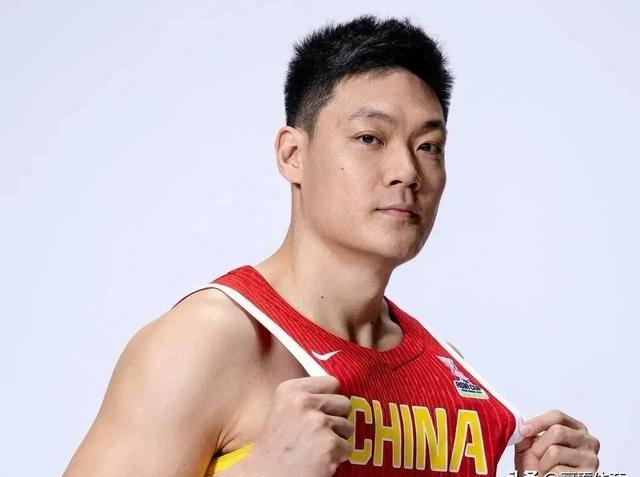 Ming在巴塞罗那比赛中刷新纪录，出色防守引发热议！